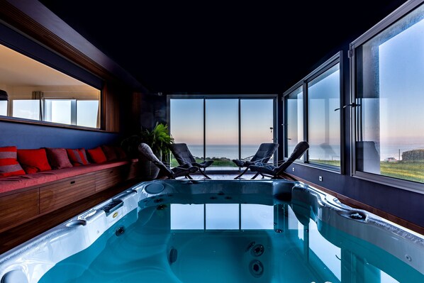 Interior - La Merveilleuse - Five Bedroom House, Sleeps 10 (Kerlaz)