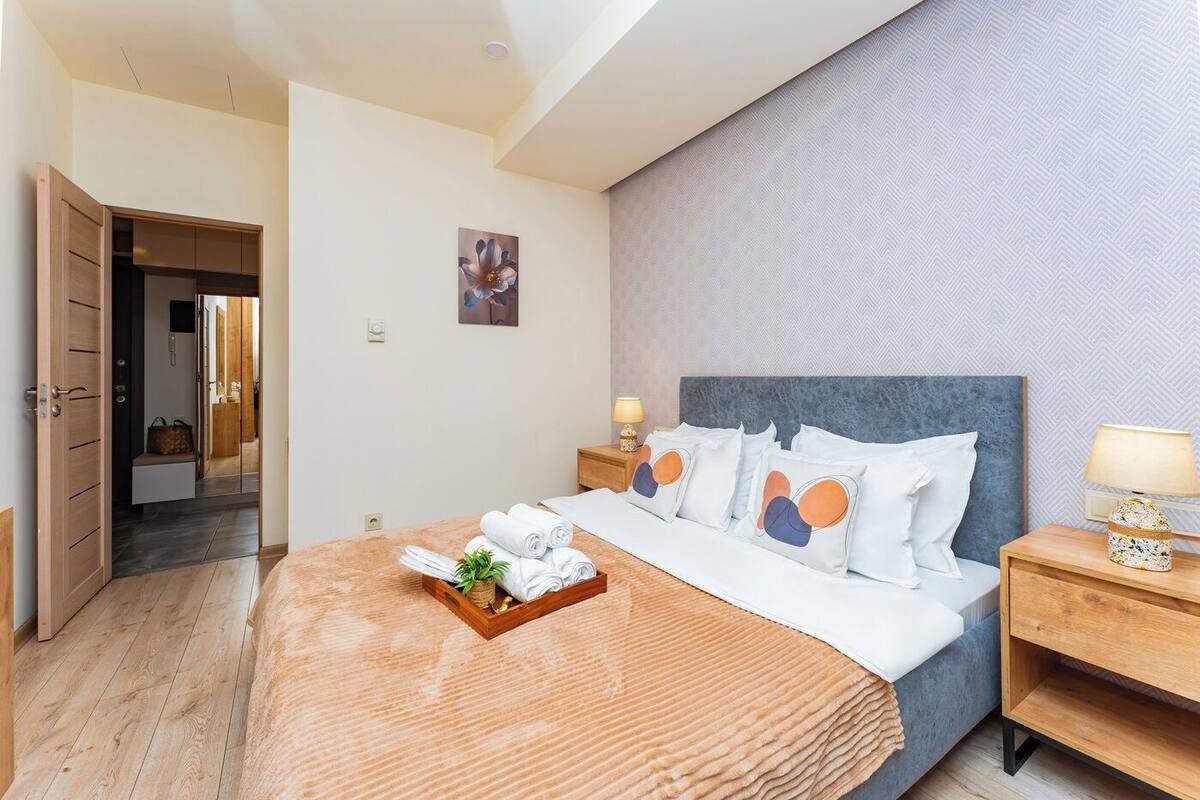 Basic Apartment | Premium bedding, iron/ironing board, cribs/infant beds, free WiFi