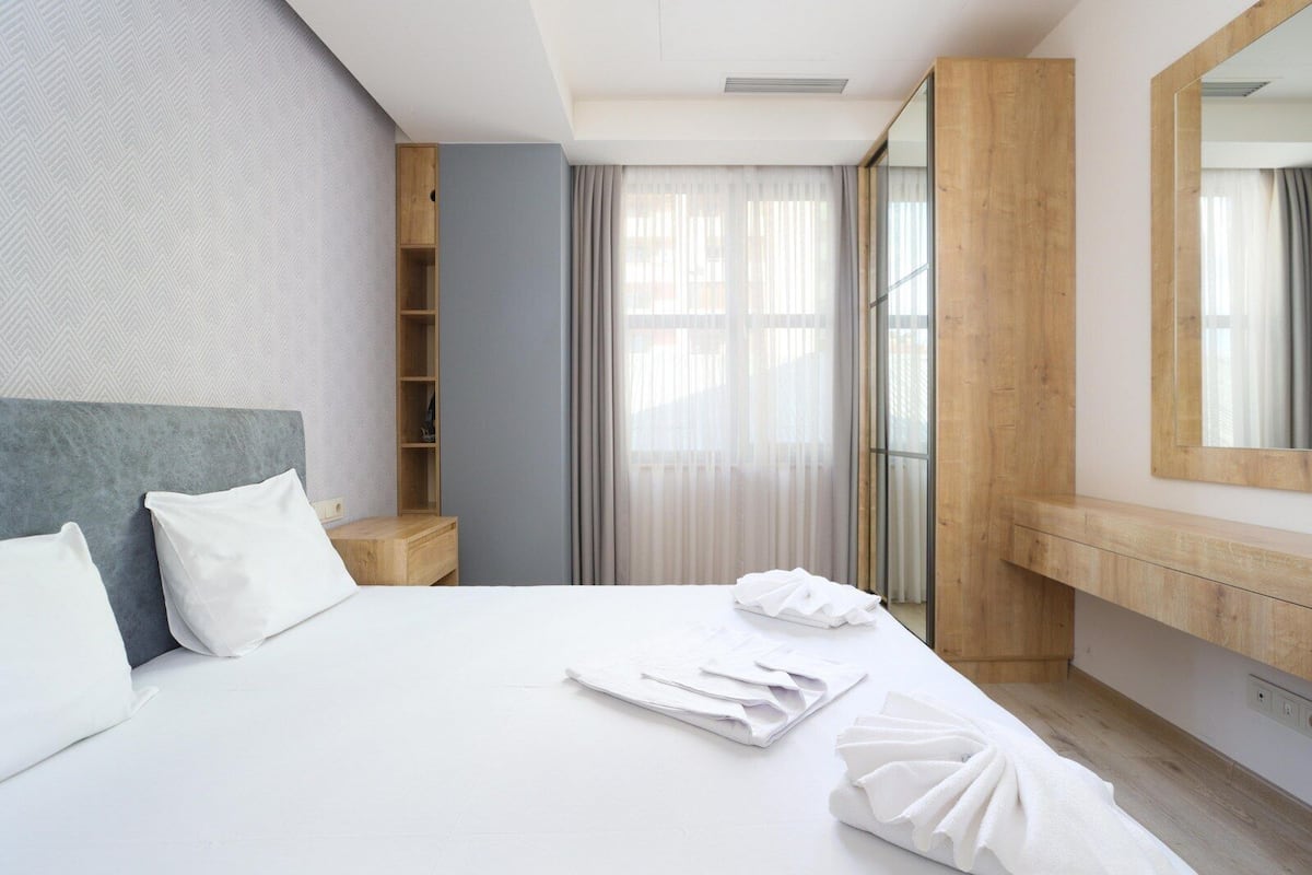 Basic Apartment | 3 bedrooms, premium bedding, individually decorated