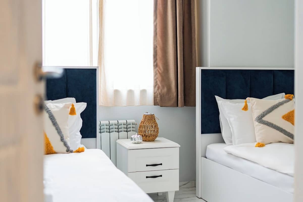 Premium Apartment | Premium bedding, iron/ironing board, cots/infant beds, free WiFi