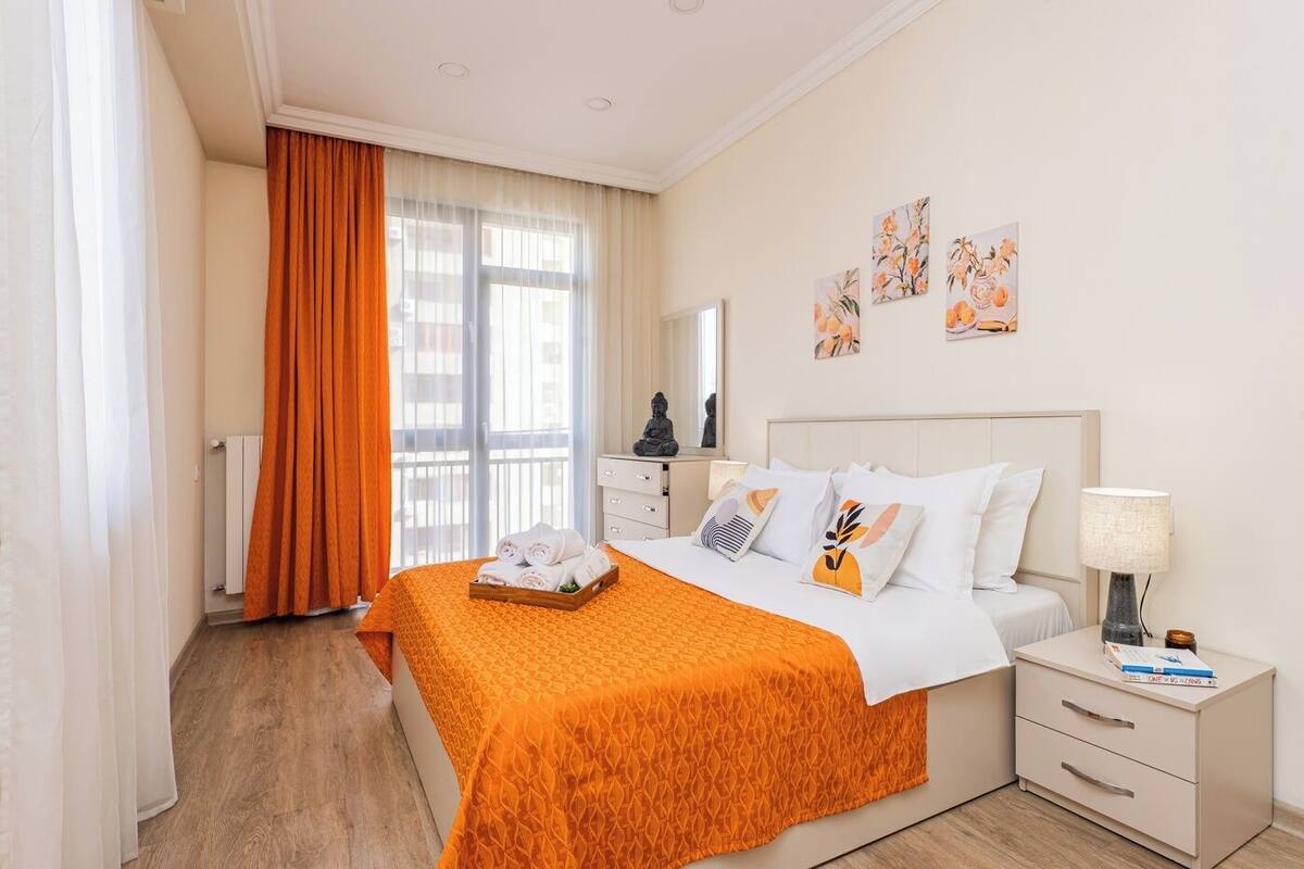 Deluxe Apartment, 1 Bedroom, Balcony | Premium bedding, iron/ironing board, WiFi (free), bed sheets