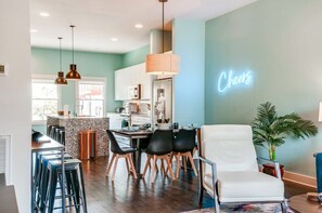Dining - Nashville game room & bar house, sleeps 10, 3BR near Parthenon (Nashville)