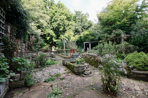 Blachington Cottage, "Stunning and Central"