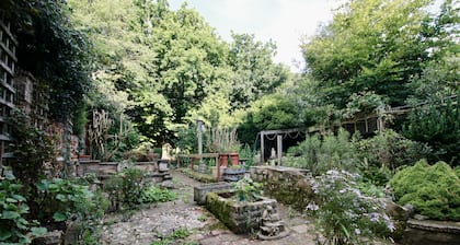 Blachington Cottage, "Stunning and Central"