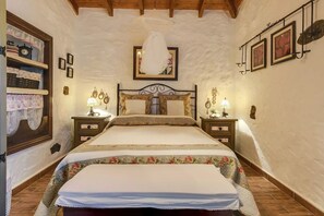 2 chambres, fer et planche à repasser, lit parapluie, Wi-Fi gratuit