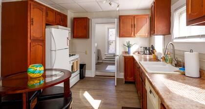 *5 Min to WVU*Smart TV*Full Kitchen*W/D