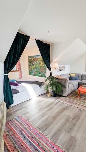 3 Schlafzimmer, Verdunkelungsvorhänge, Bügeleisen/Bügelbrett