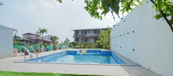 Treebo Kuber Palace With a Swimming Pool
