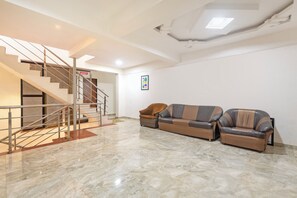 Interior - Treebo Kuber Palace With a Swimming Pool (Mahabaleshwar)