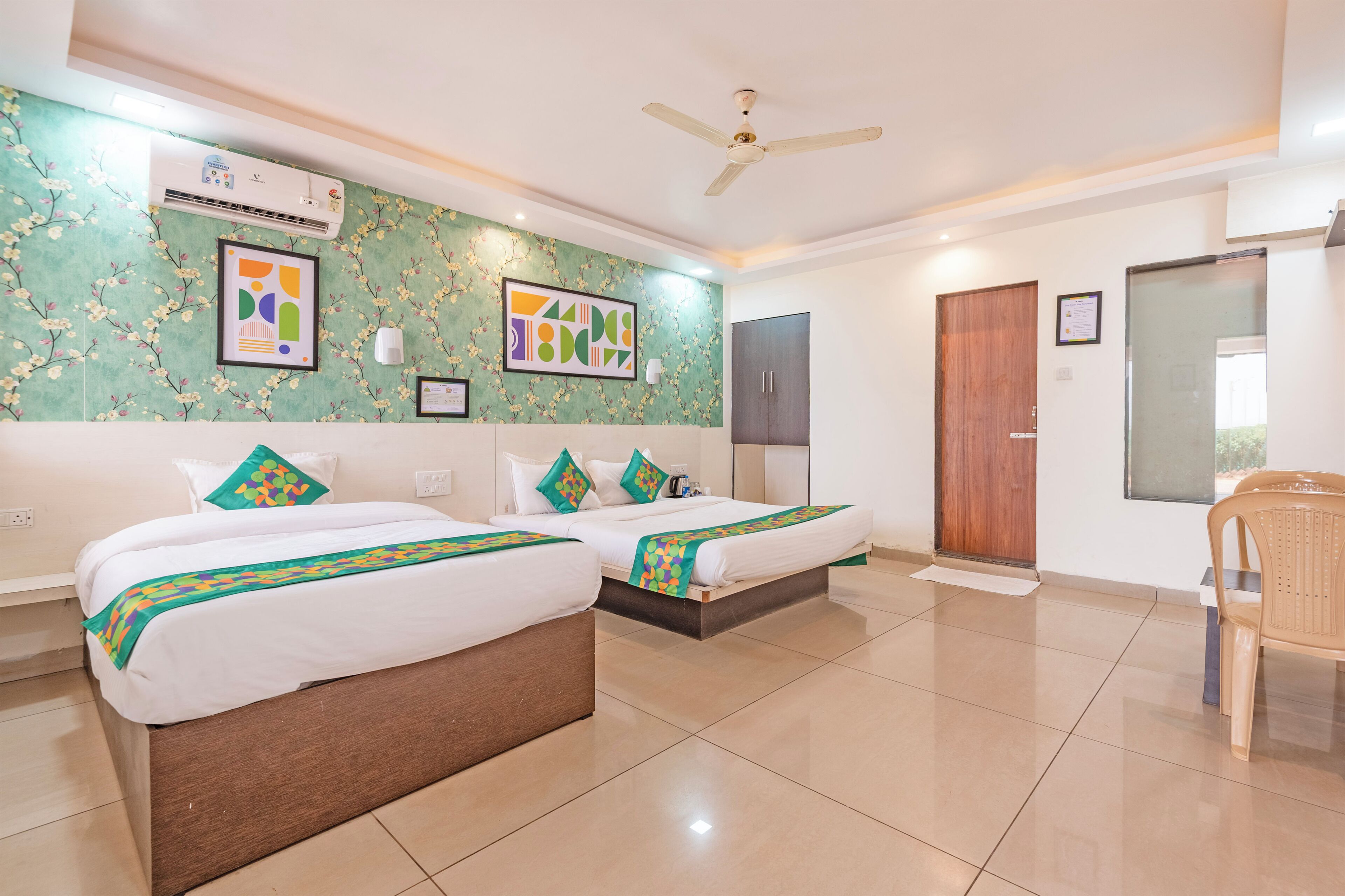Premium Double Room | Desk, iron/ironing board