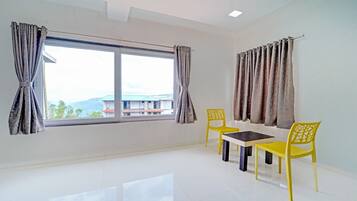 Deluxe Room | Desk, iron/ironing board