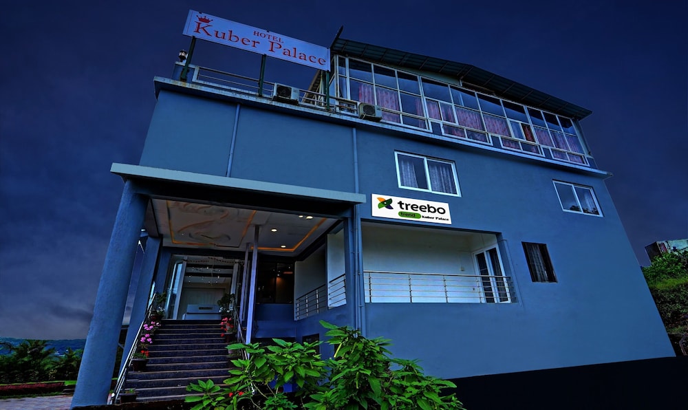 Treebo Kuber Palace With Swimming Pool image