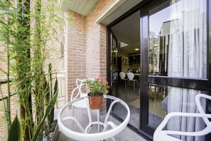 Outdoor dining - 32-rustico Natural.2951 José (Ciudad Autónoma de Buenos Aires, Recoleta)