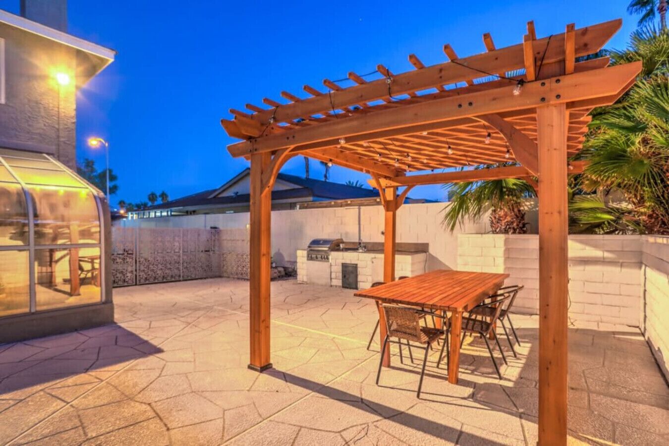 Outdoor dining