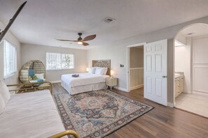 4 Schlafzimmer, Schreibtisch, Bügeleisen/Bügelbrett, Reisekinderbett