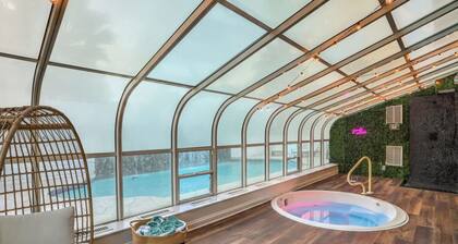 Vegas Strip Luxury Pool Villa, Jacuzzi, Pool Table