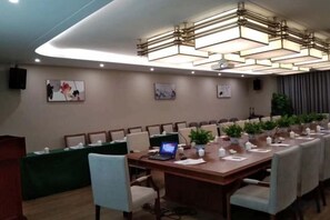 Unclassified image, 2 of 60, button - Donghu Hotel (Yichun)