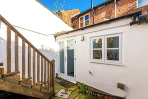Exterior - Lovely house, great location, perfect for couples! (Chester)