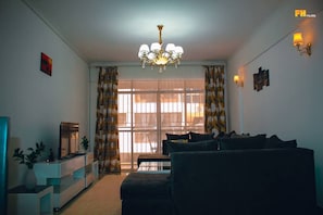 Apartment | Living room - Impeccable Family Friendly Apartment in Nairobi (Nairobi)