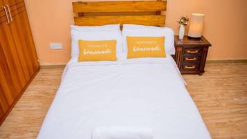 Apartment | Living area | 30-inch TV with digital channels