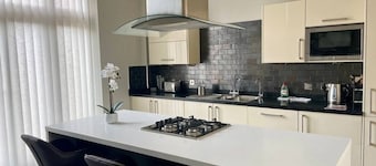 Blue Heron - 2 Bedroom Apt With 2 Parking Spaces - From 165 Per Night