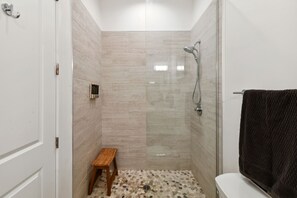 Bathtub, hair dryer, towels, soap - Beautiful Modern NOLA  Condo- Bywater Area. Off Street Gated & Reserved Parking (New Orleans)