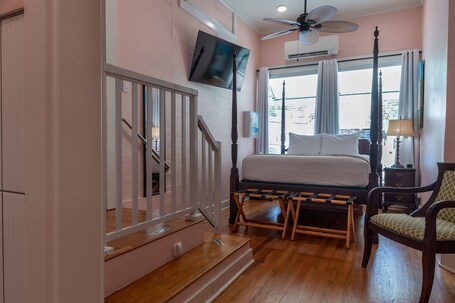 The Porch on Frances Inn - Image 5