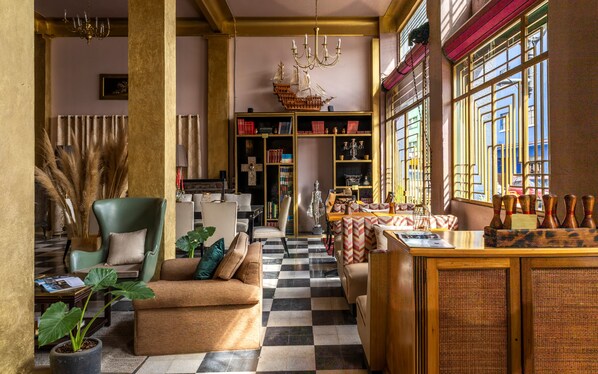 Lobby sitting area - Mala Vecindad Centro Historico (Mexico City)