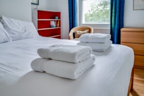 2 Schlafzimmer, Bügeleisen/Bügelbrett, kostenloses Internet, Bettwäsche