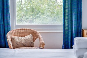 2 chambres, fer et planche à repasser, Internet gratuit, draps fournis