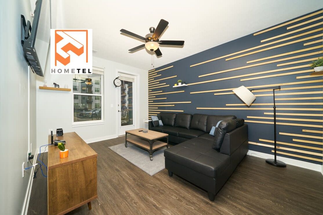 Stylish 1bdr Dwntn Private Entrance Apt w/Pool Gym