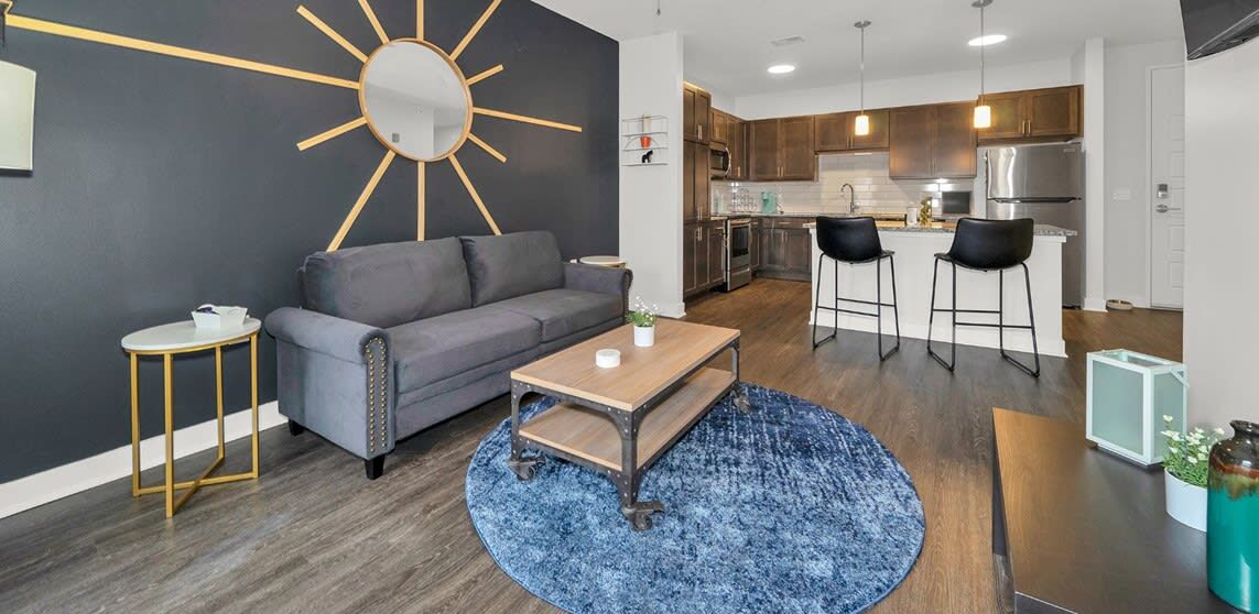 Contemporary 1 BDRM Apt with Pool Parking Gym