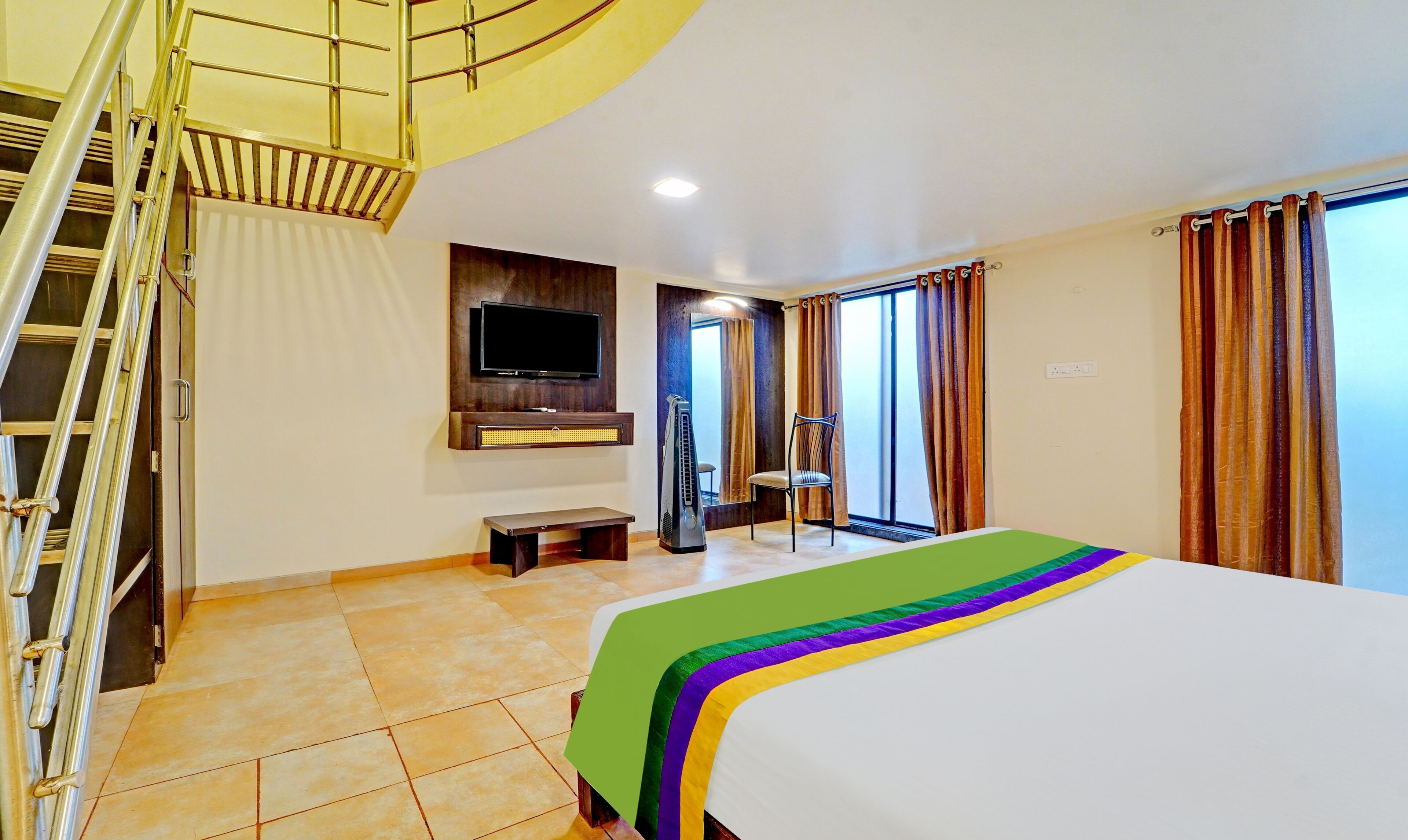 Deluxe Room | Desk, iron/ironing board