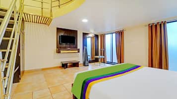 Deluxe Room | Desk, iron/ironing board