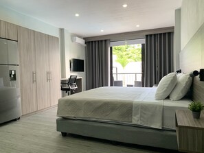 1 bedroom, in-room safe, desk, iron/ironing board