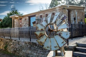 Property grounds - The True Heart of Uraidla Studio (Uraidla)