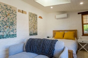 1 bedroom, desk, iron/ironing board, WiFi