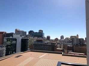 المنطقة المحيطة بالمنشأة