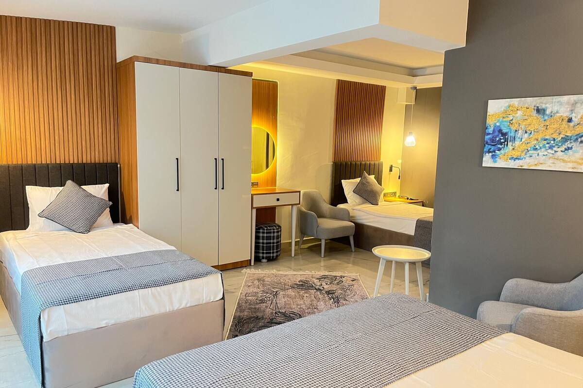 2 chambres, ameublement personnalisé, bureau