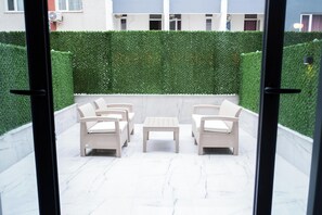 Family Suite, 1 Bedroom, Non Smoking, City View | Terrace/patio - Hotel De Still (Antalya)