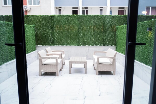 Family Suite, 1 Bedroom, Non Smoking, City View | Terrace/patio