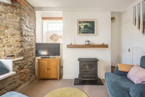 Fireplace - Cosycot, Beautiful Fisherman's Cottage By The Sea (Gorran Haven)