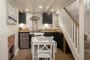 Private kitchen - Cosycot, Beautiful Fisherman's Cottage By The Sea (Gorran Haven)