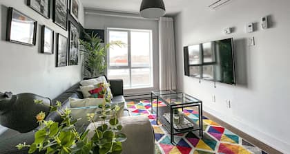 Beautiful King Designer Suite with Office Gym indoor Parking