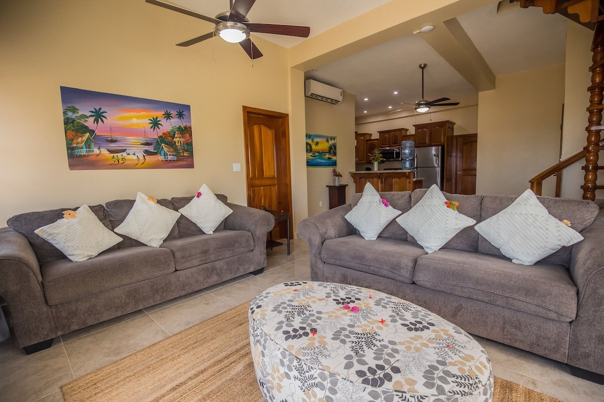 Premier Penthouse | Living area | 40-inch Smart TV with digital channels, TV