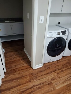 Interior - Great Space, Center of North Raleigh (Raleigh)