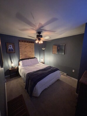 4 Schlafzimmer, Schreibtisch, Bügeleisen/Bügelbrett, Reisekinderbett