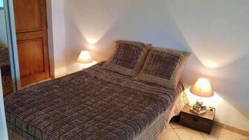 1 quarto, Wi-Fi de cortesia, roupa de cama