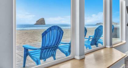 Beachfront Home with a Deck on the Beach! Pet Friendly Home, Gated Community.
