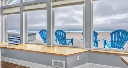 Beachfront Home with a Deck on the Beach! Pet Friendly Home, Gated Community.
